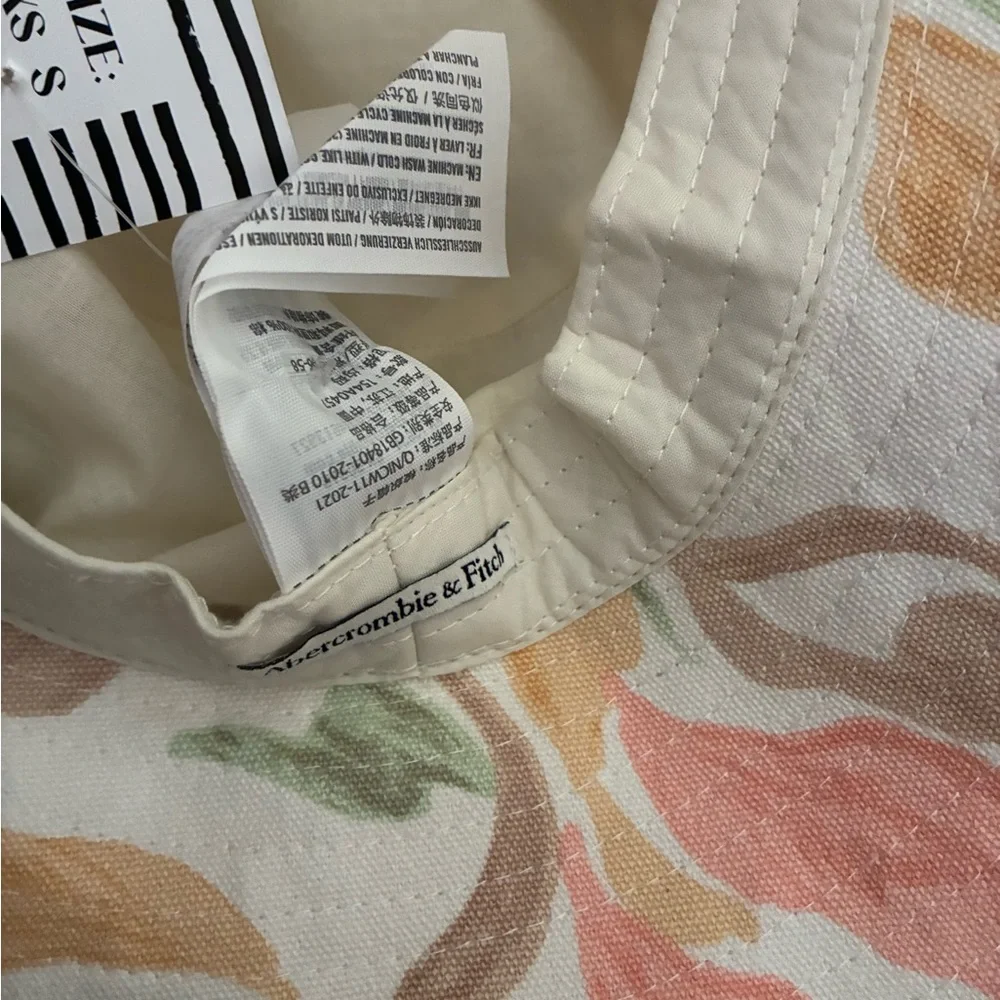 Abercrombie & Fitch floral bucket hat